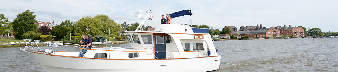 FAQs about our motorboat and VHF training courses